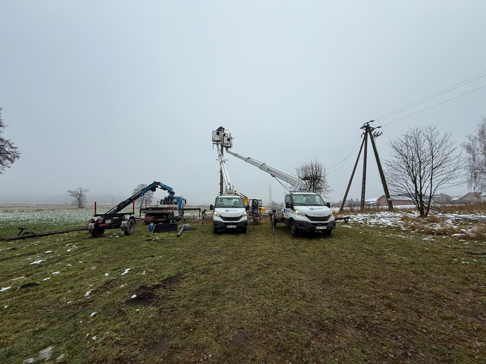 Zaplecze sprzętowe WOLPOL podczas realizacji sieci elektroenergetycznej